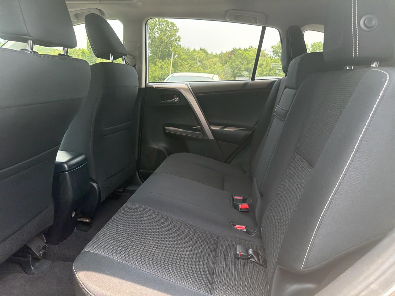 Toyota RAV4 Hybrid AWD 4dr XLE (Natl) 2016