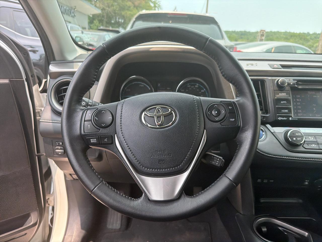 Toyota RAV4 Hybrid AWD 4dr XLE (Natl) 2016