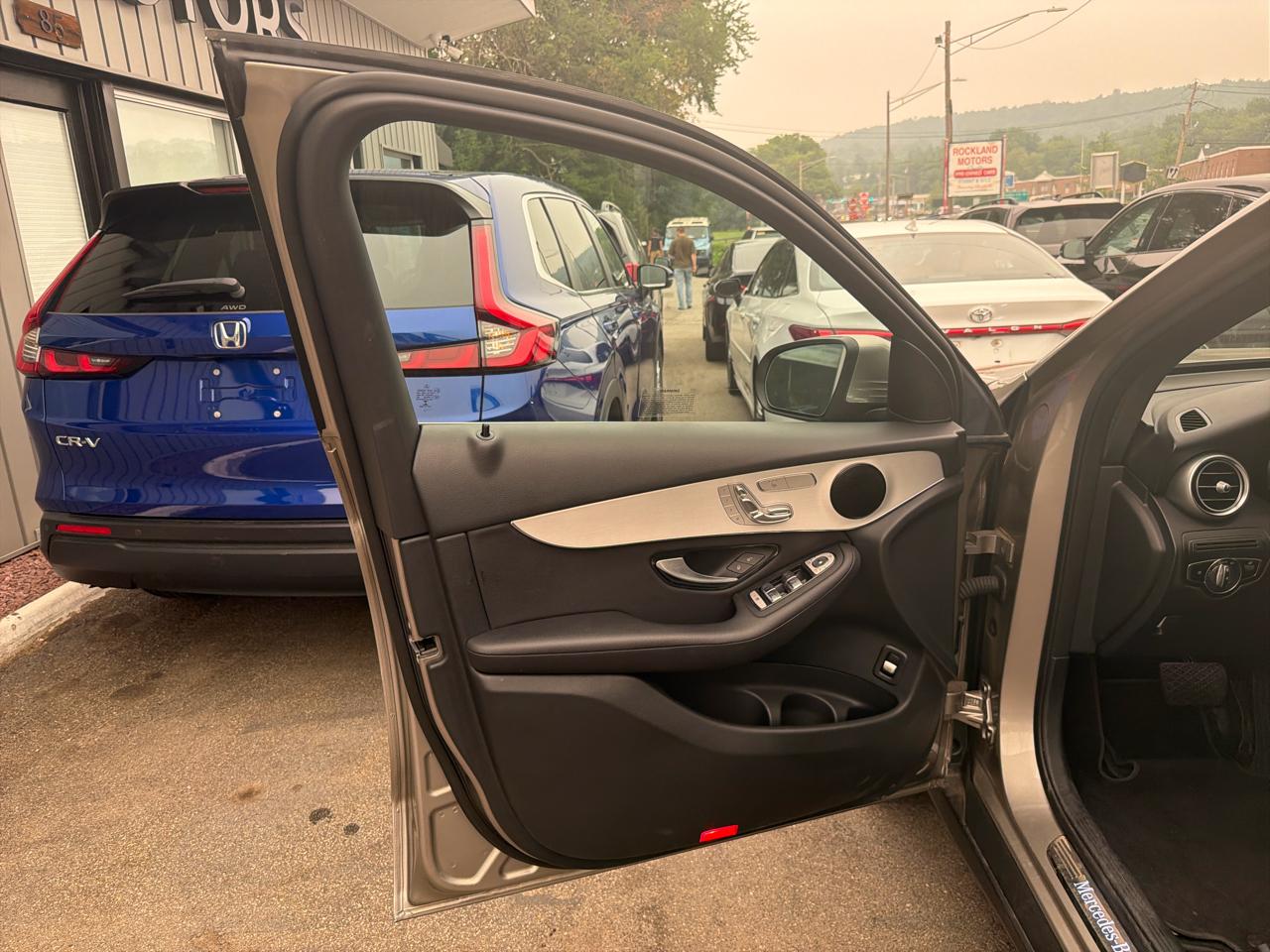 Mercedes-Benz GLC GLC 300 4MATIC SUV 2022