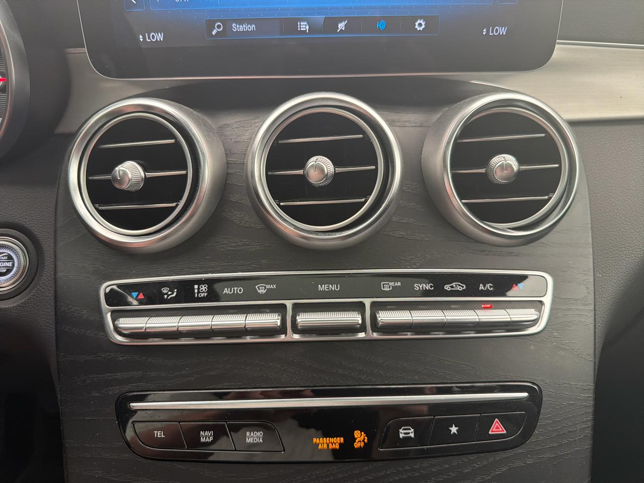 Mercedes-Benz GLC GLC 300 4MATIC SUV 2022