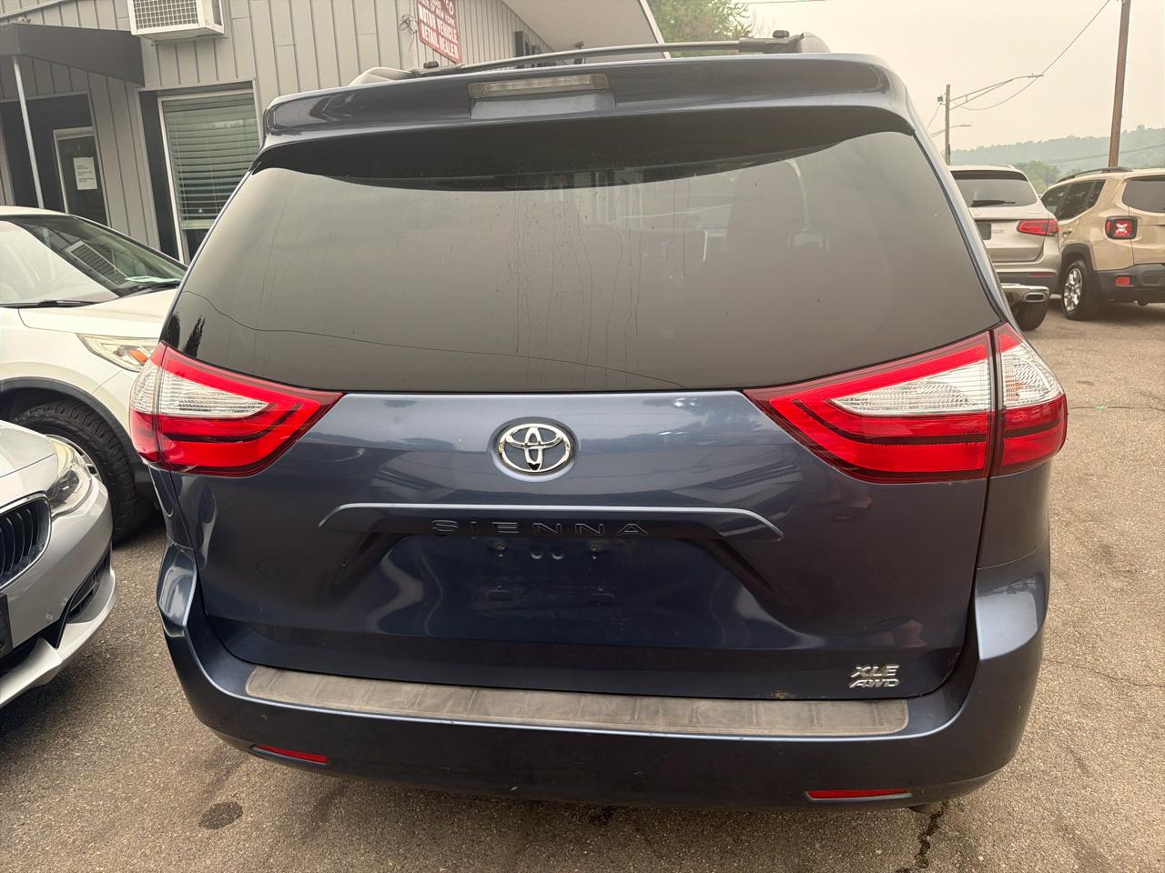 Toyota Sienna Limited Premium AWD 7-Passenger (Natl) 2017