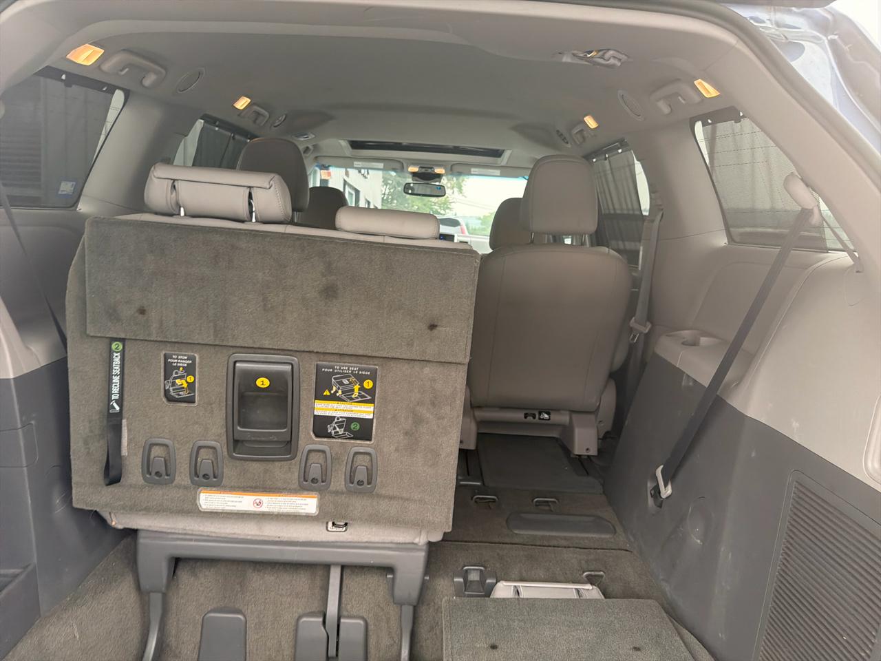 Toyota Sienna Limited Premium AWD 7-Passenger (Natl) 2017