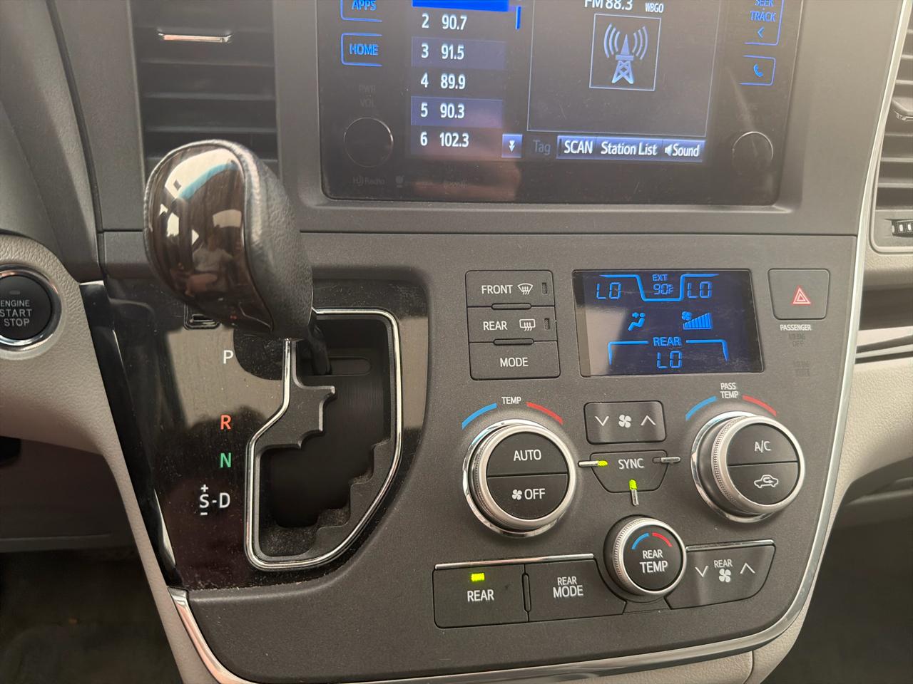 Toyota Sienna Limited Premium AWD 7-Passenger (Natl) 2017