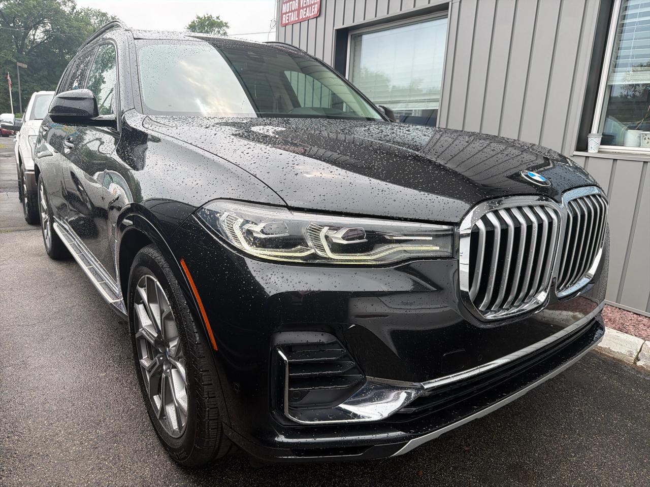 BMW X7 xDrive40i Sports Activity Vehicle 2021