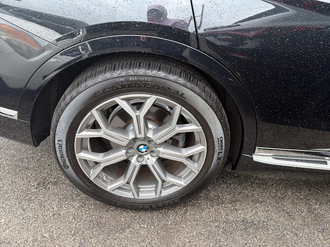 BMW X7 xDrive40i Sports Activity Vehicle 2021