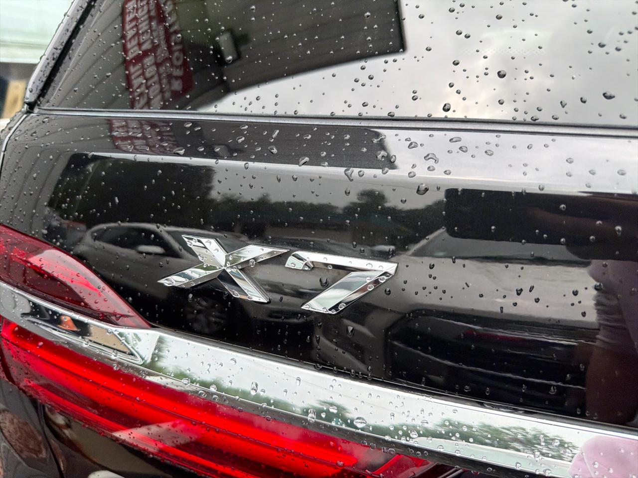 BMW X7 xDrive40i Sports Activity Vehicle 2021