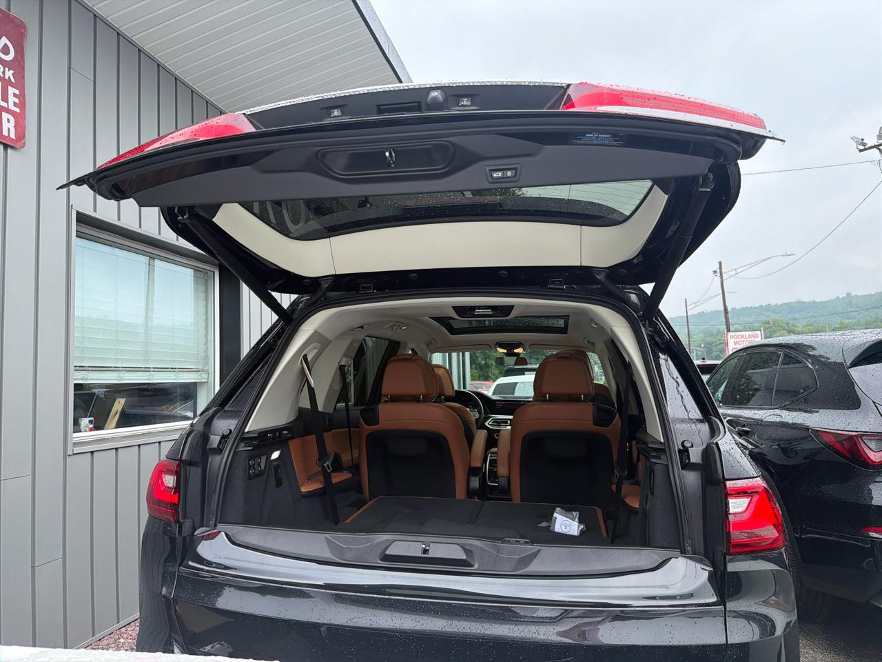 BMW X7 xDrive40i Sports Activity Vehicle 2021