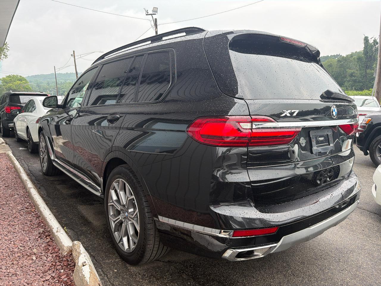 BMW X7 xDrive40i Sports Activity Vehicle 2021