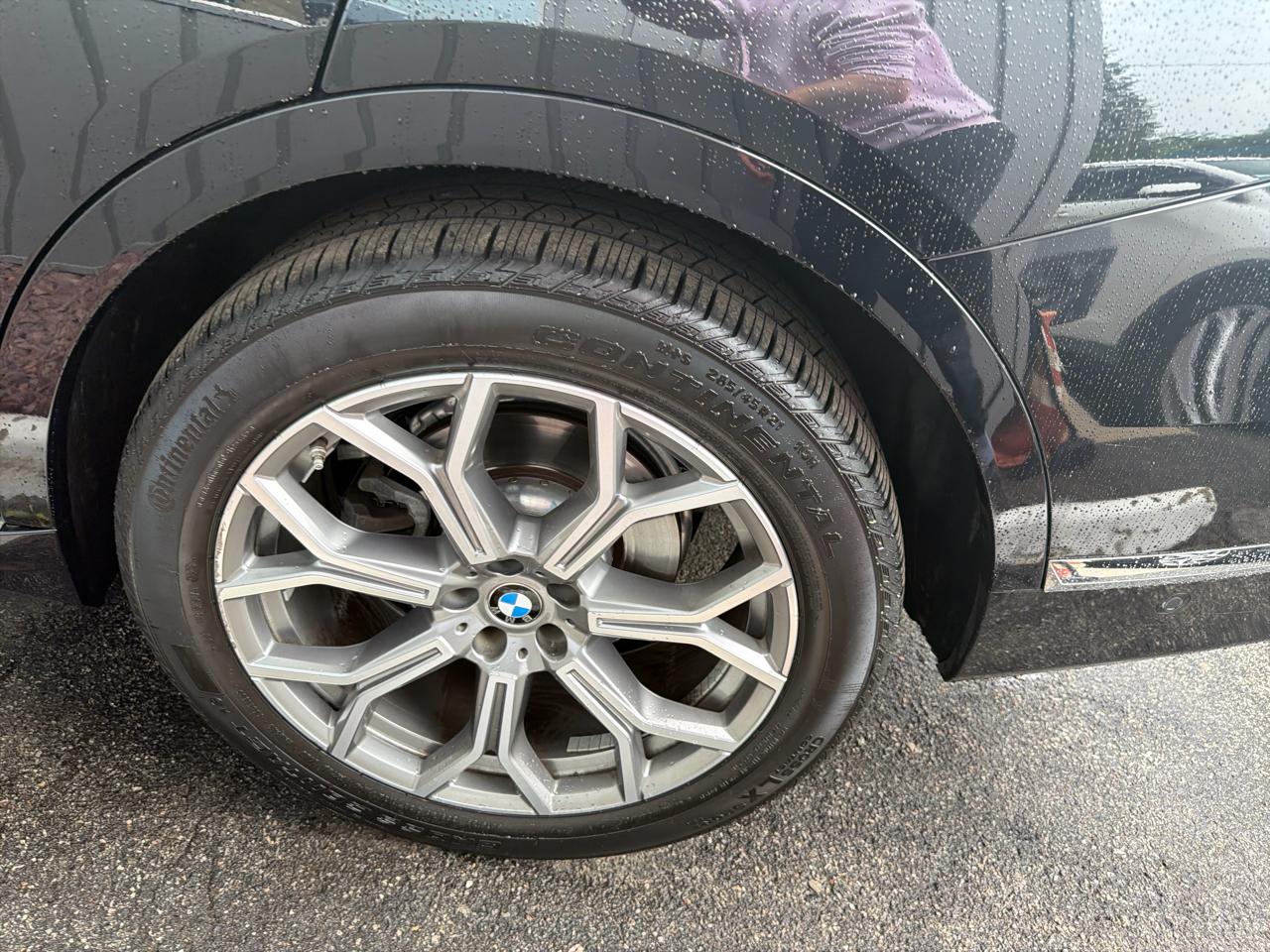 BMW X7 xDrive40i Sports Activity Vehicle 2021