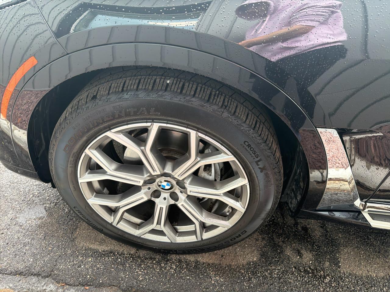 BMW X7 xDrive40i Sports Activity Vehicle 2021