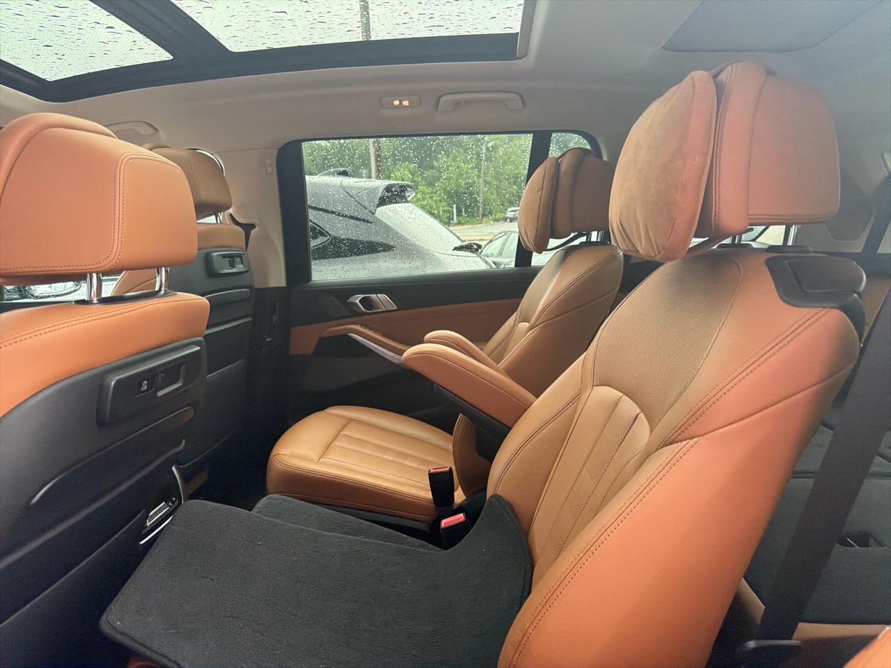BMW X7 xDrive40i Sports Activity Vehicle 2021