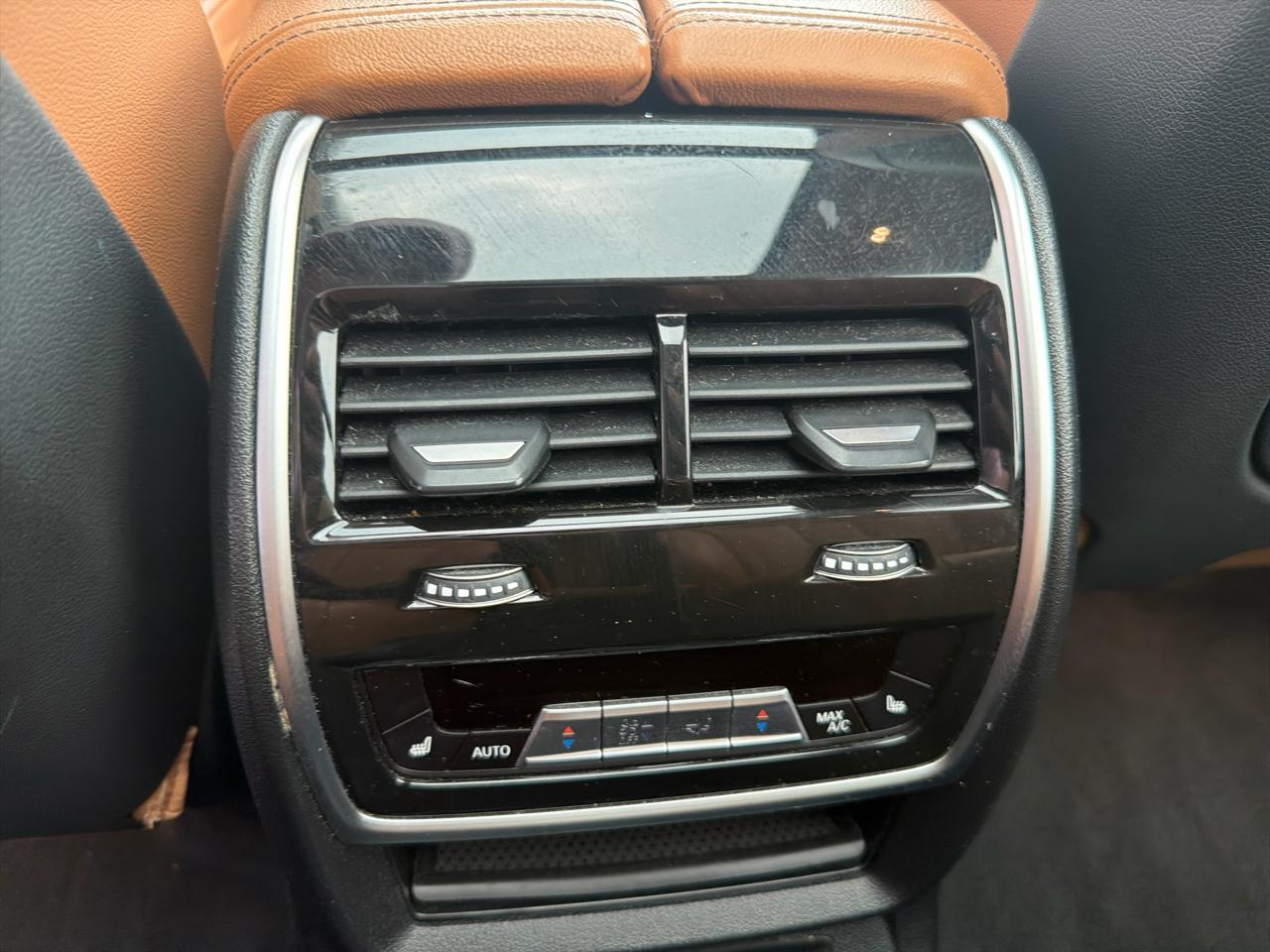 BMW X7 xDrive40i Sports Activity Vehicle 2021