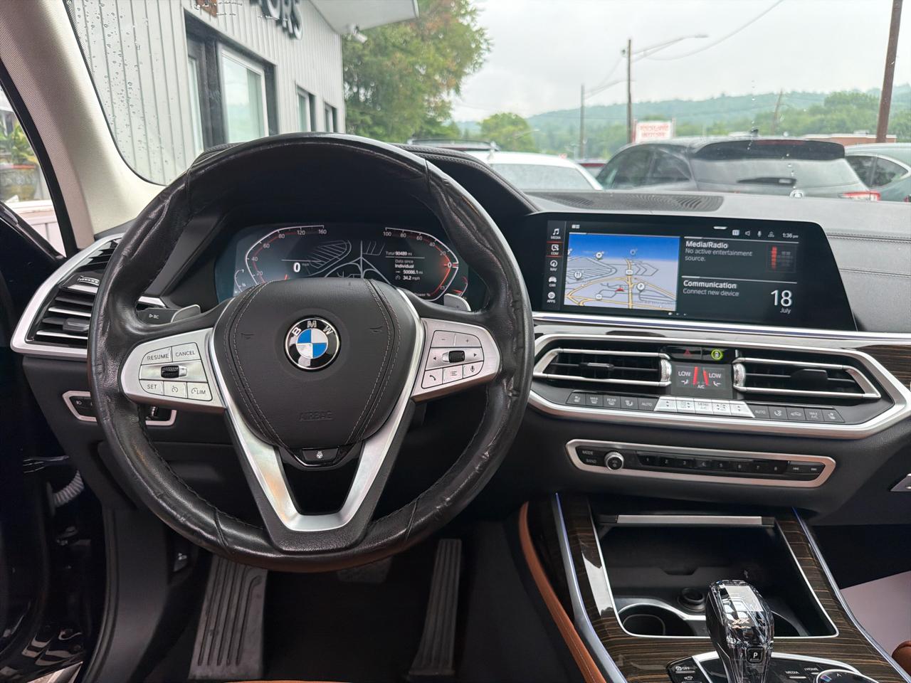 BMW X7 xDrive40i Sports Activity Vehicle 2021