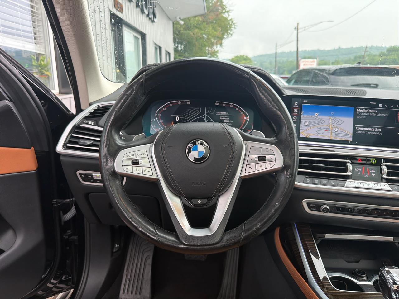 BMW X7 xDrive40i Sports Activity Vehicle 2021