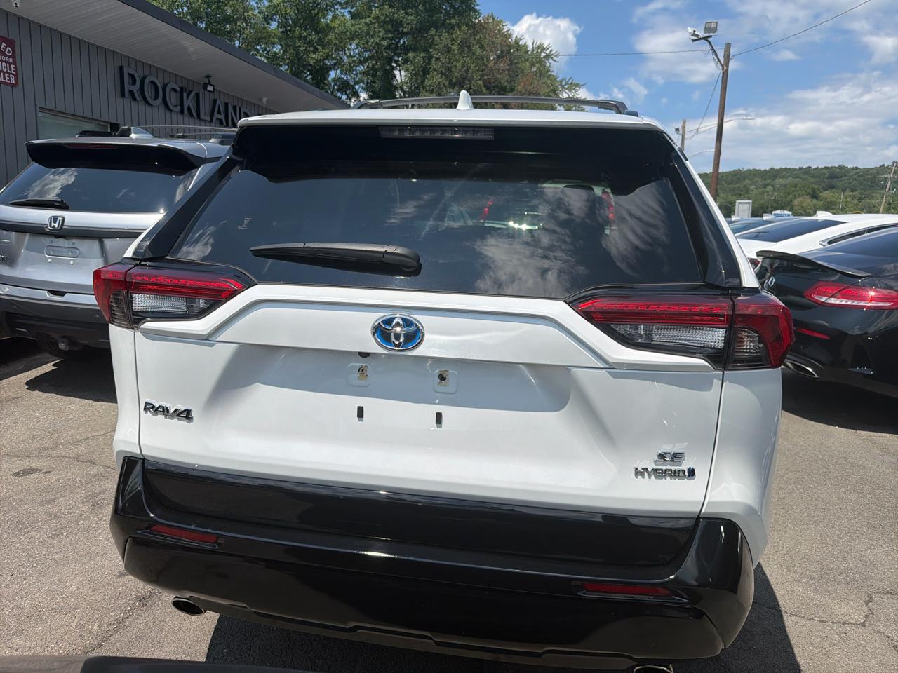 Toyota RAV4 Hybrid SE AWD (Natl) 2023