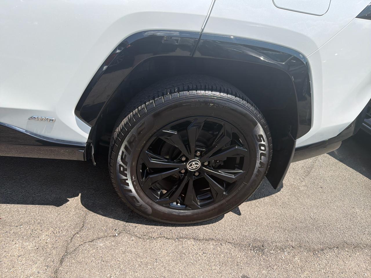 Toyota RAV4 Hybrid SE AWD (Natl) 2023