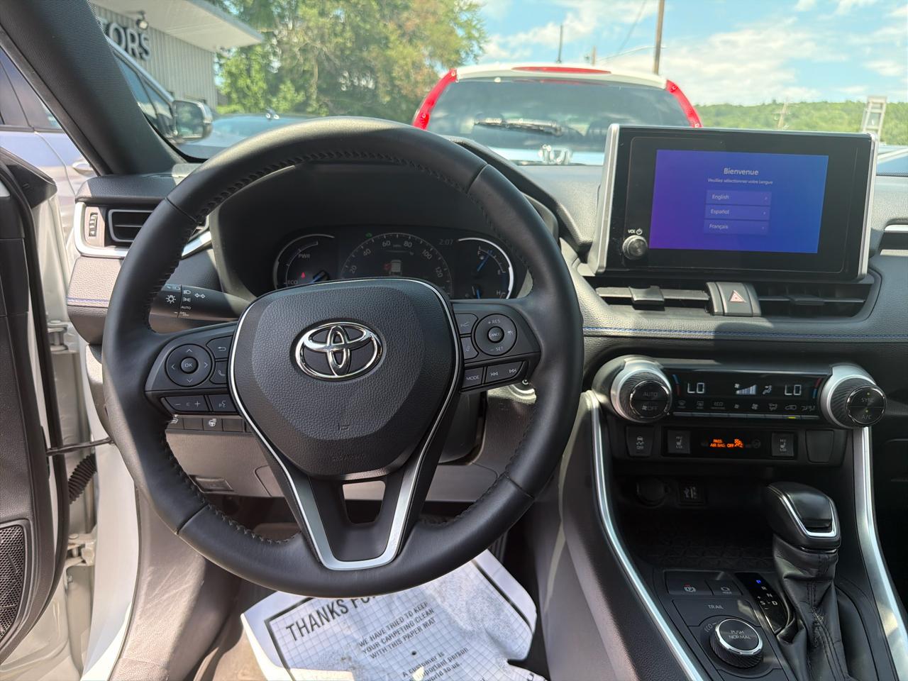 Toyota RAV4 Hybrid SE AWD (Natl) 2023