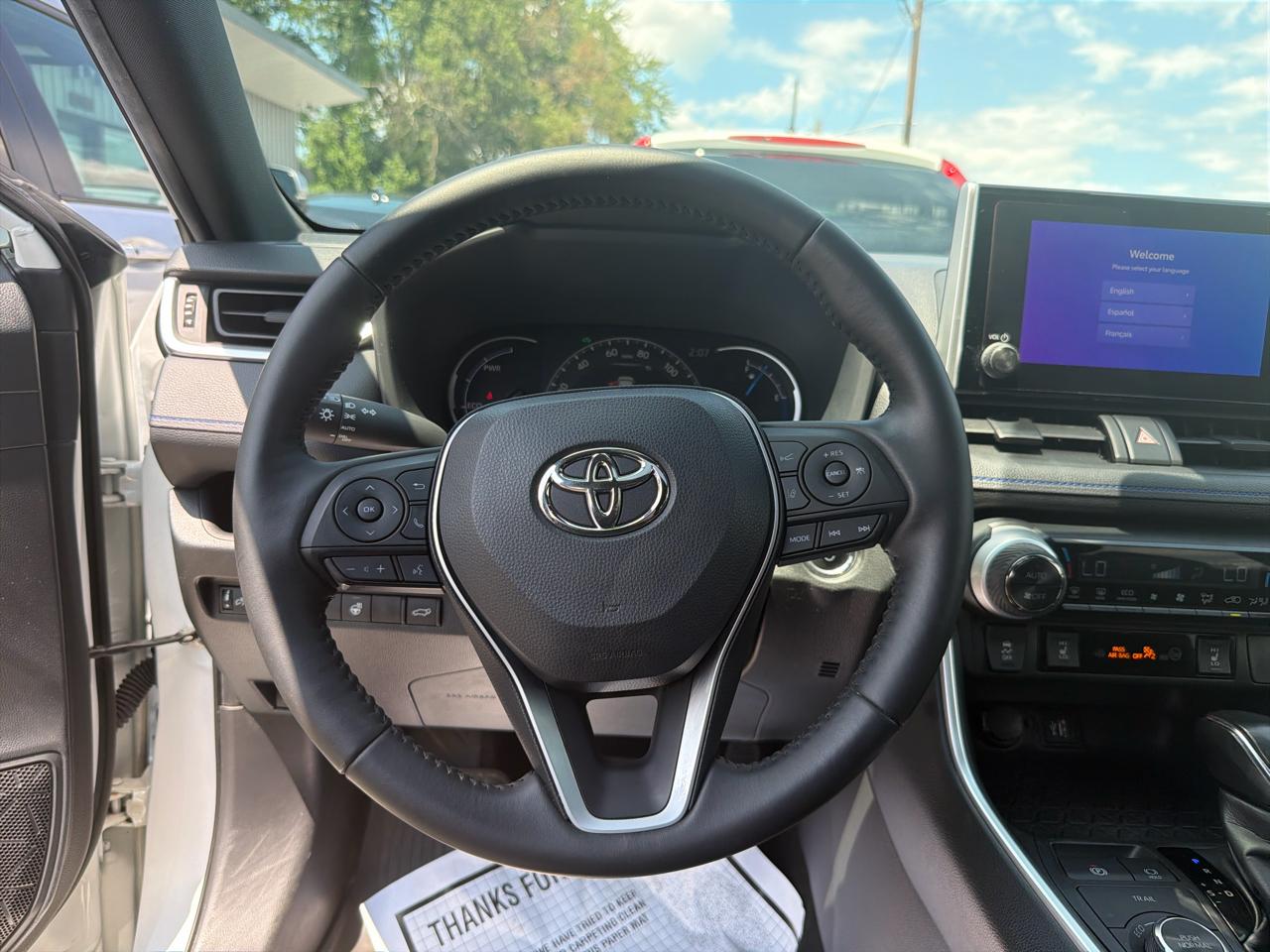 Toyota RAV4 Hybrid SE AWD (Natl) 2023