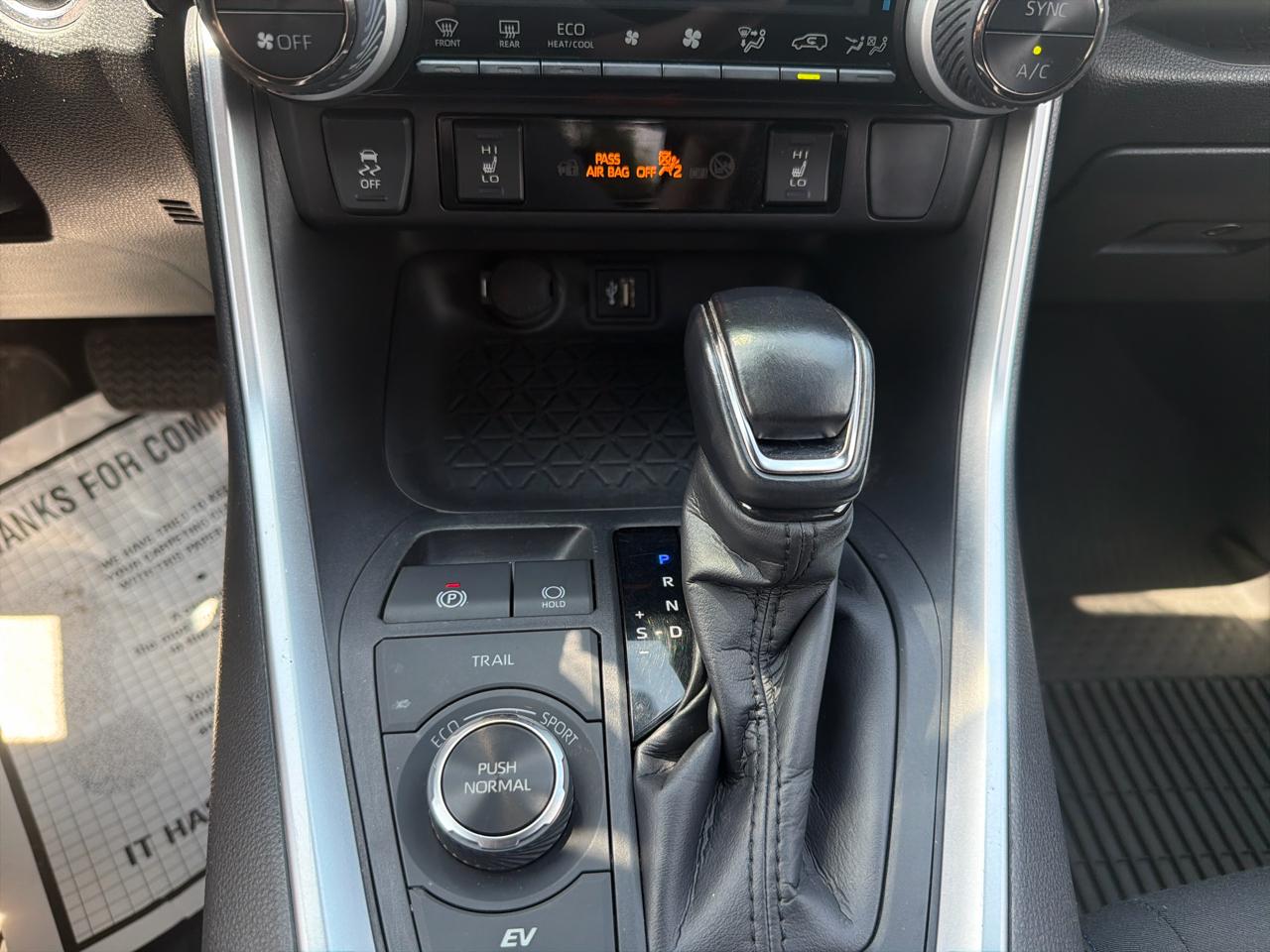 Toyota RAV4 Hybrid SE AWD (Natl) 2023
