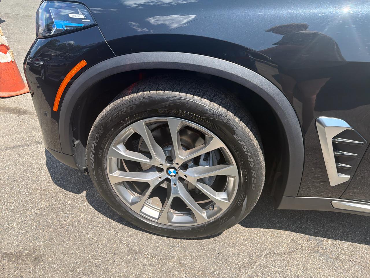 BMW X5 xDrive40i Sports Activity Vehicle 2024
