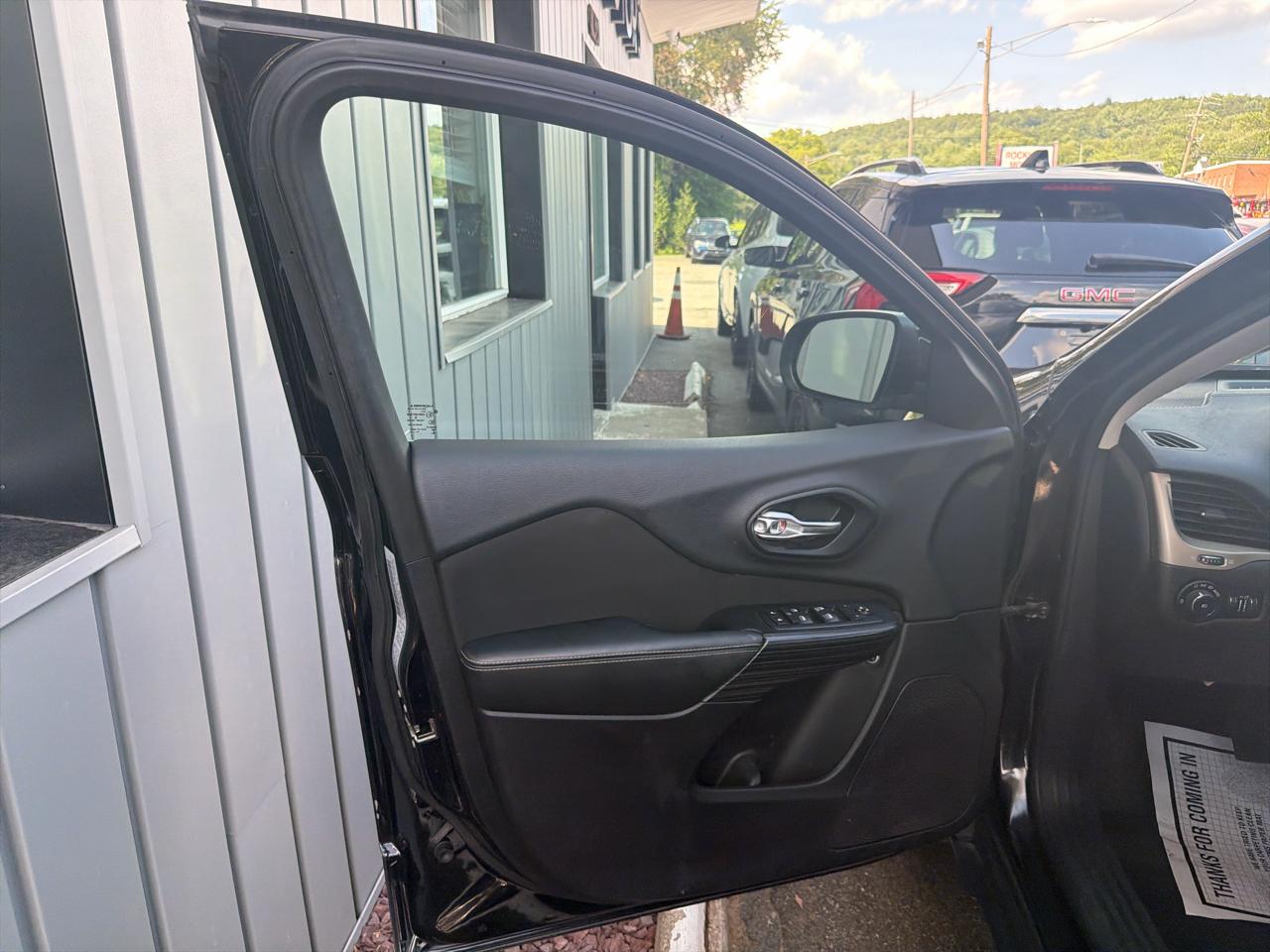 Jeep Cherokee 4WD 4dr Latitude 2015