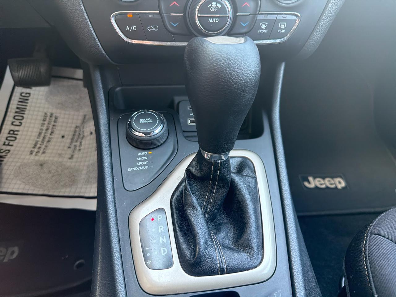 Jeep Cherokee 4WD 4dr Latitude 2015