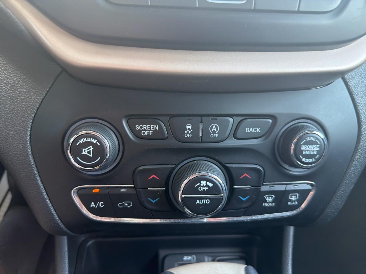 Jeep Cherokee 4WD 4dr Latitude 2015