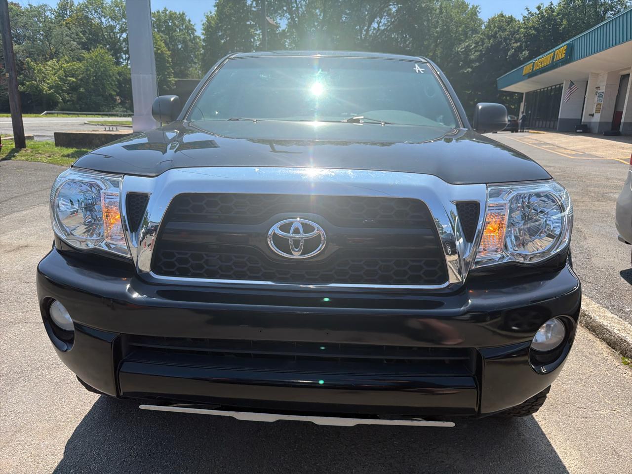 Toyota Tacoma 4WD Access V6 MT (Natl) 2011