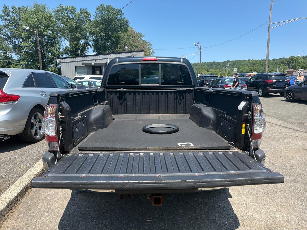 Toyota Tacoma 4WD Access V6 MT (Natl) 2011