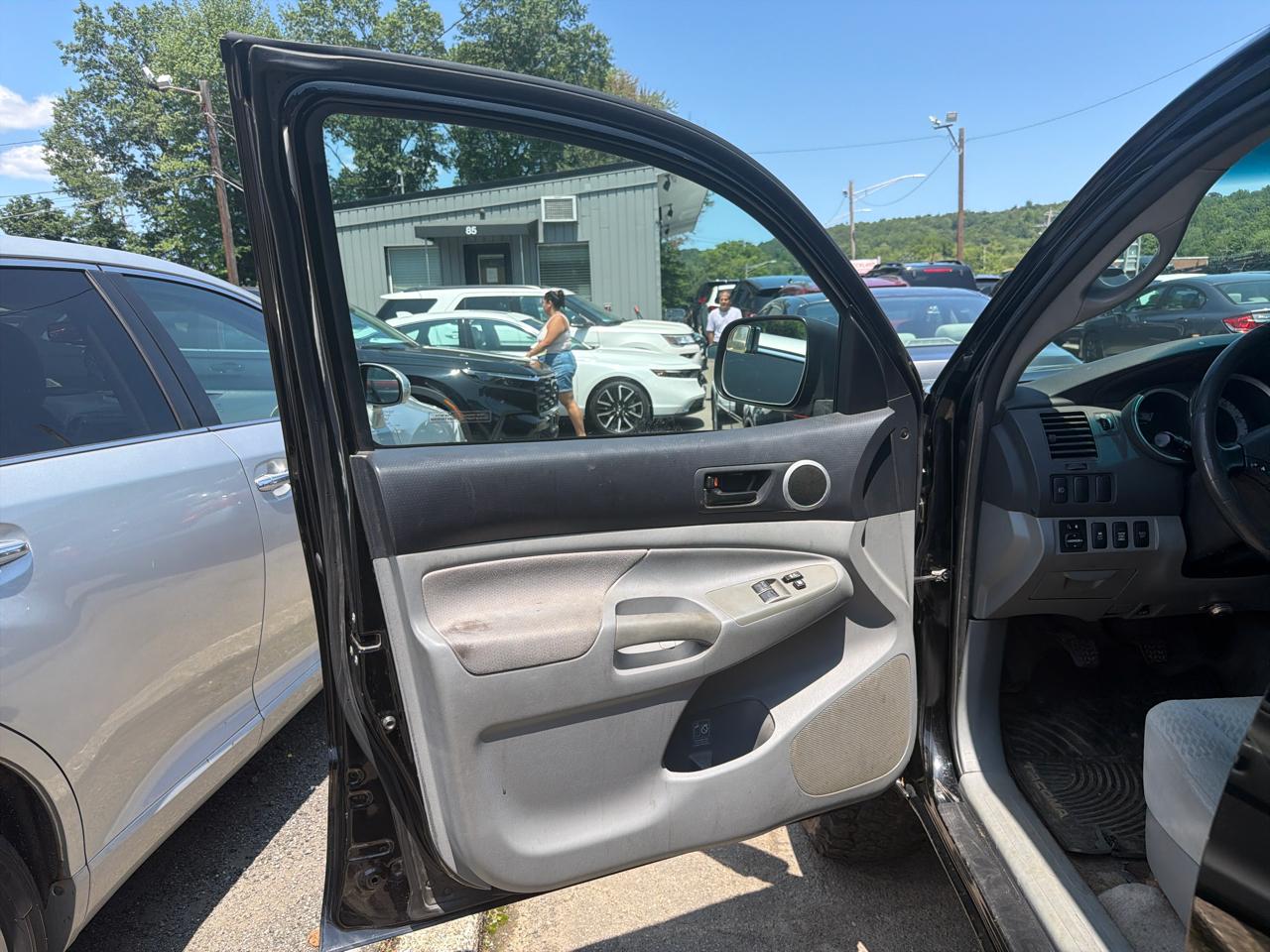 Toyota Tacoma 4WD Access V6 MT (Natl) 2011