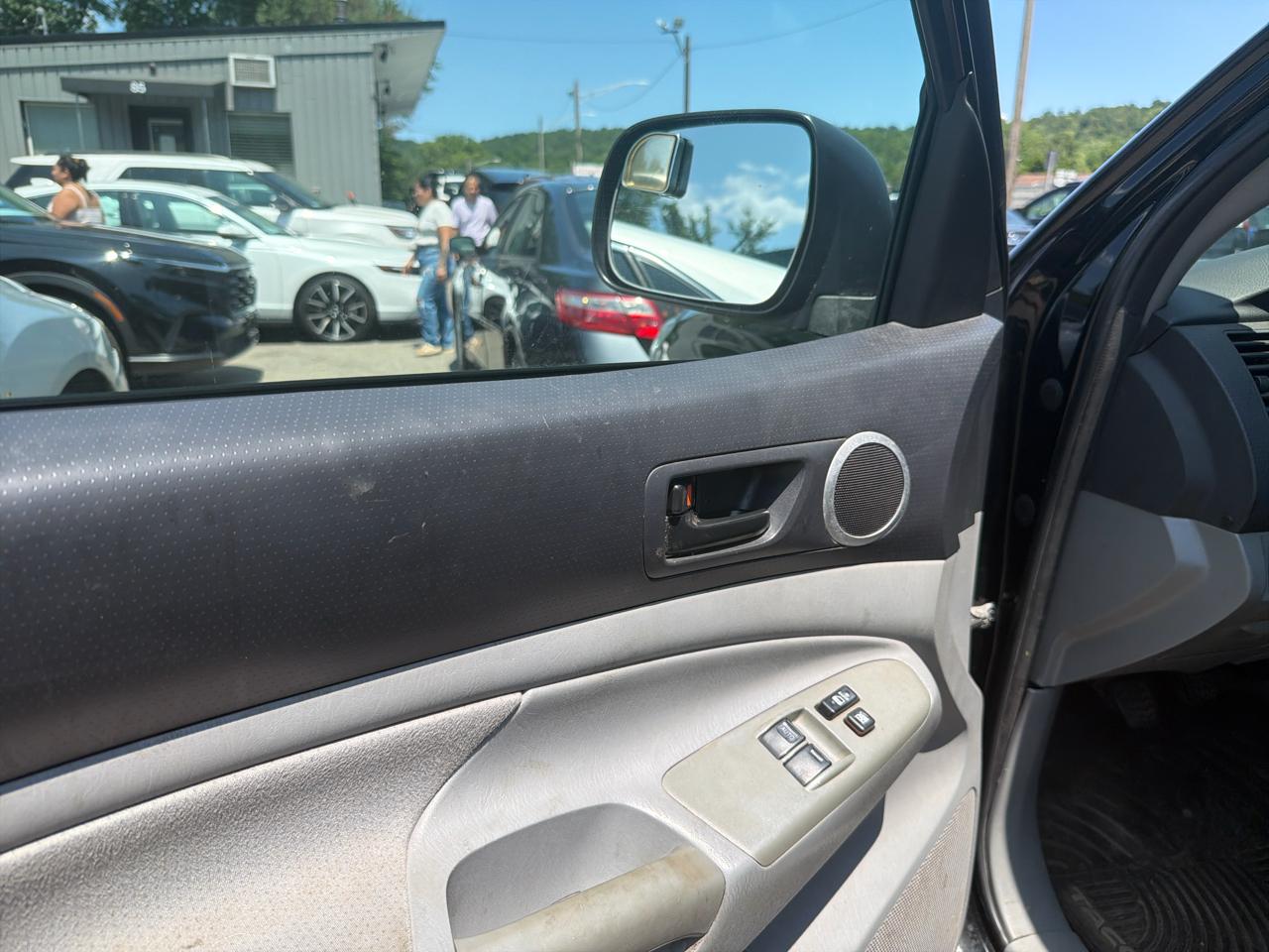 Toyota Tacoma 4WD Access V6 MT (Natl) 2011