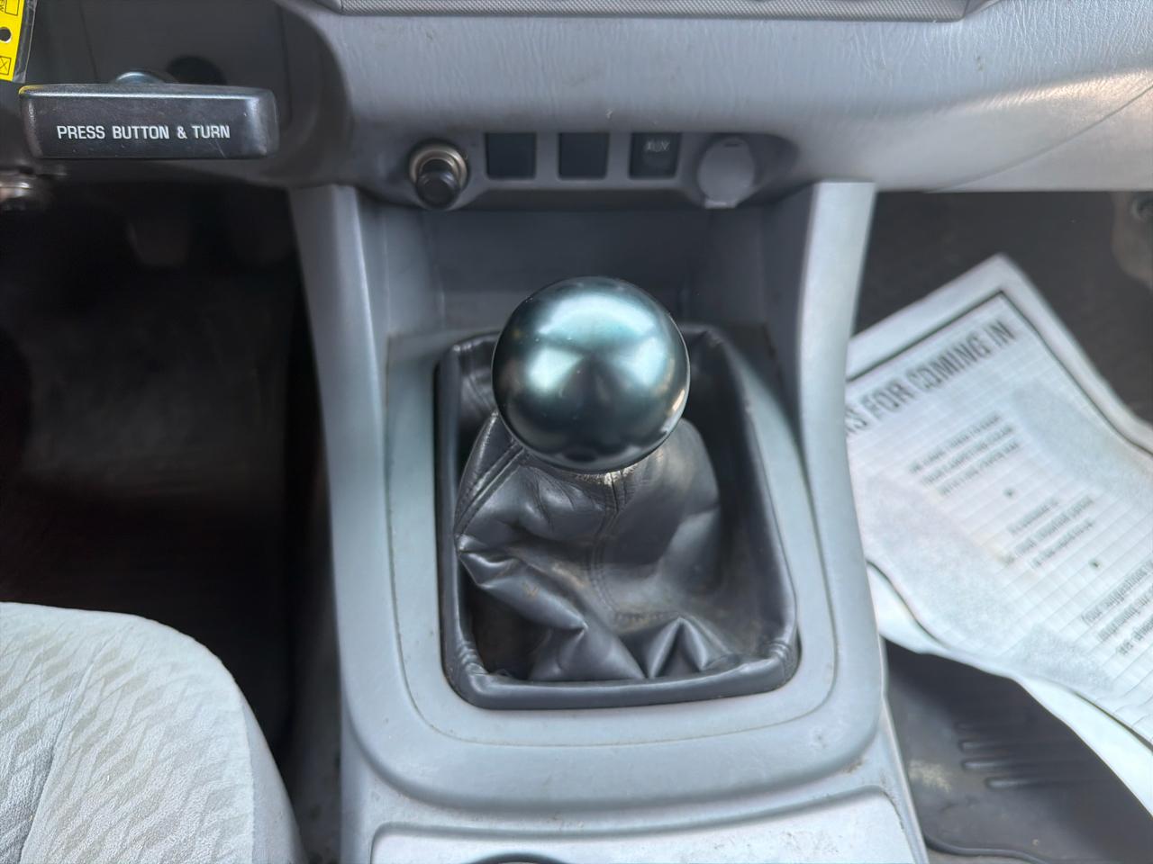 Toyota Tacoma 4WD Access V6 MT (Natl) 2011
