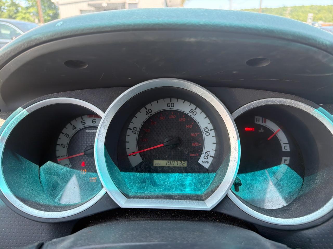 Toyota Tacoma 4WD Access V6 MT (Natl) 2011
