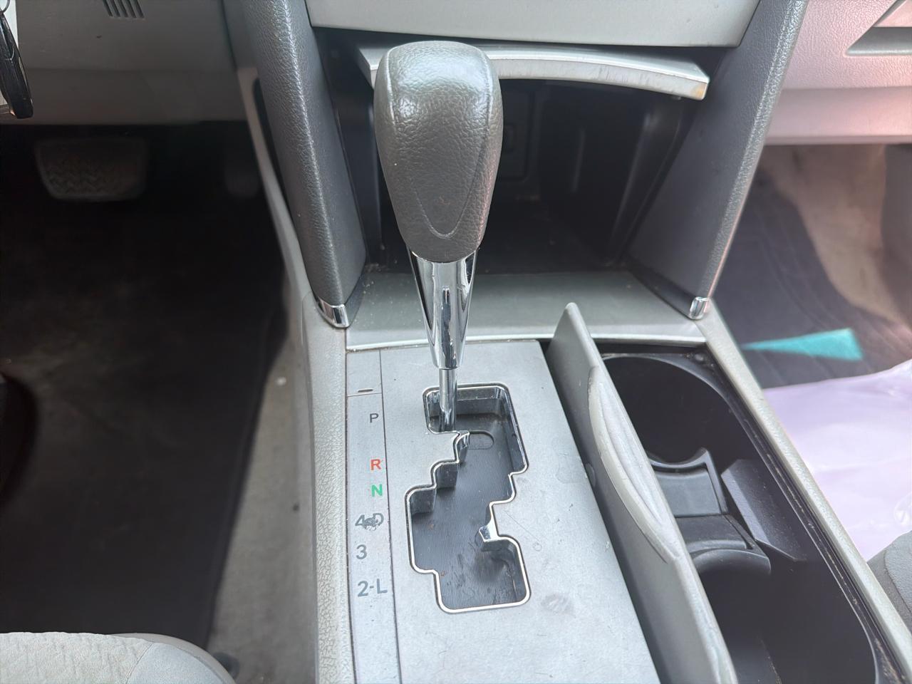 Toyota Camry 4dr Sdn I4 Man (Natl) 2009