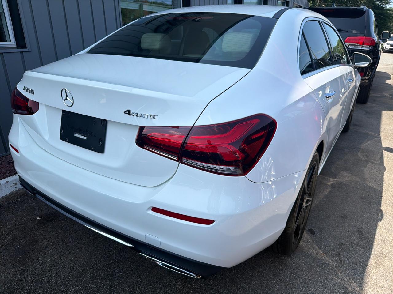 Mercedes-Benz A-Class A 220 4MATIC Sedan 2022
