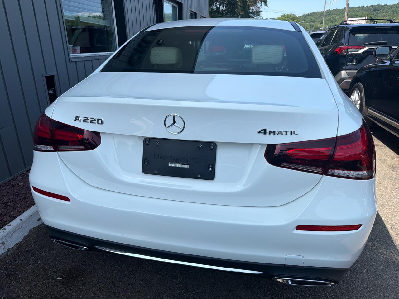 Mercedes-Benz A-Class A 220 4MATIC Sedan 2022