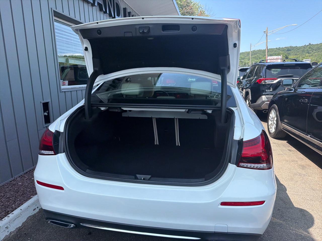 Mercedes-Benz A-Class A 220 4MATIC Sedan 2022