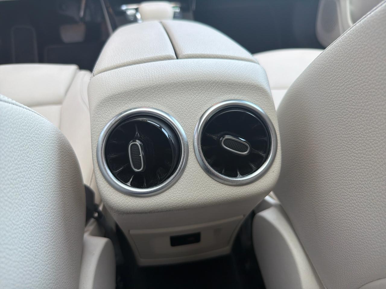Mercedes-Benz A-Class A 220 4MATIC Sedan 2022