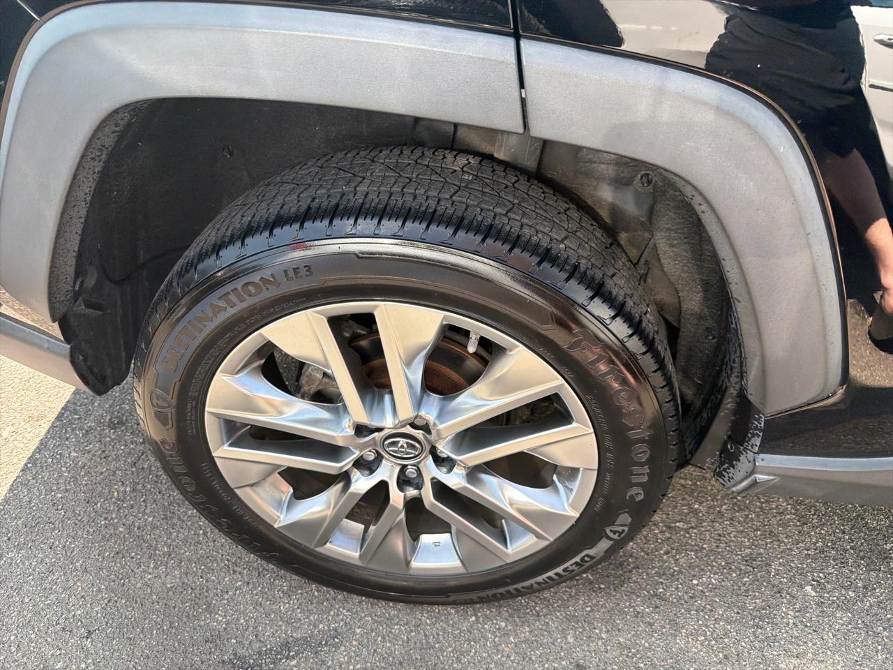 Toyota RAV4 Limited AWD (Natl) 2019
