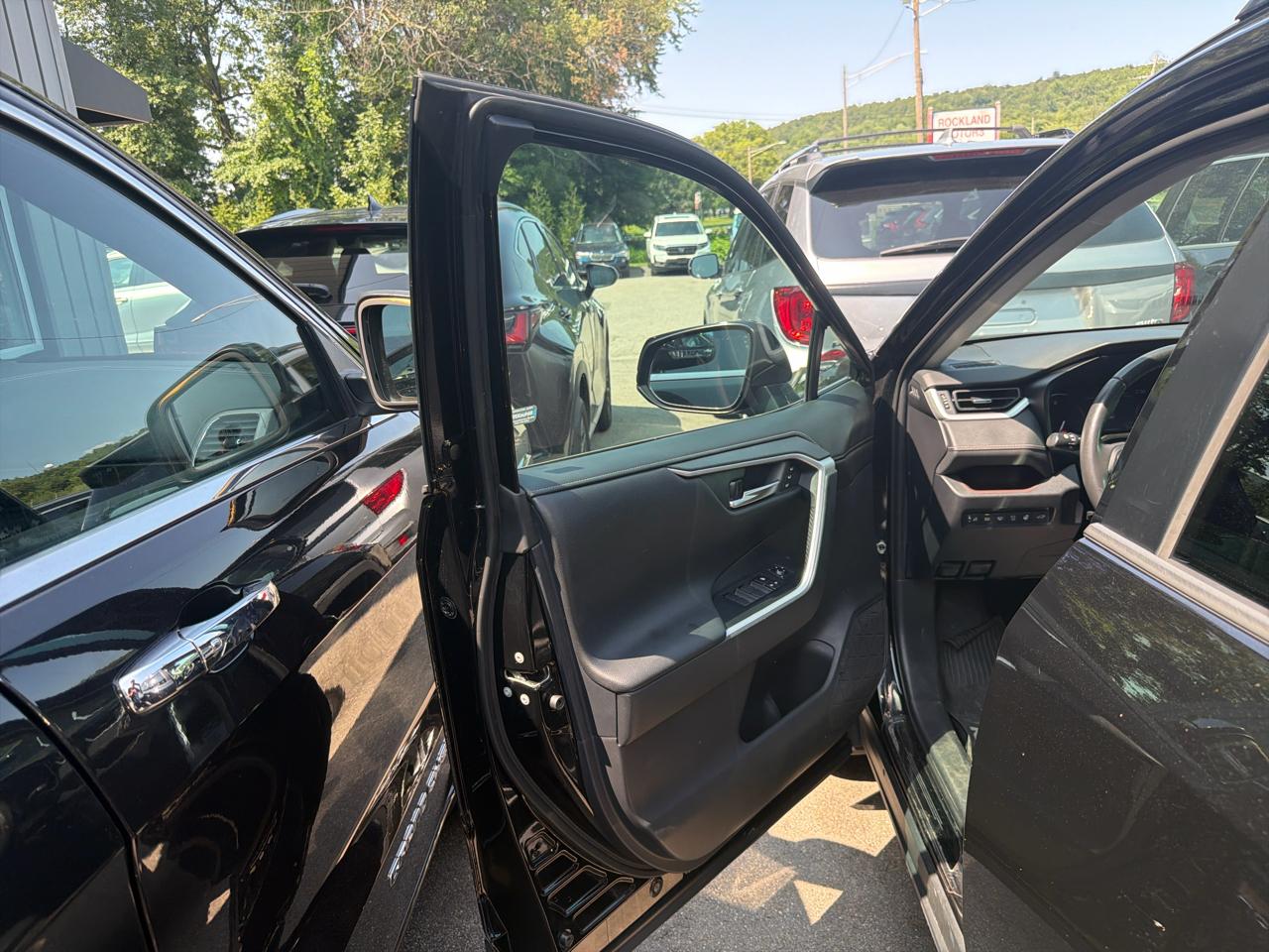 Toyota RAV4 Limited AWD (Natl) 2019