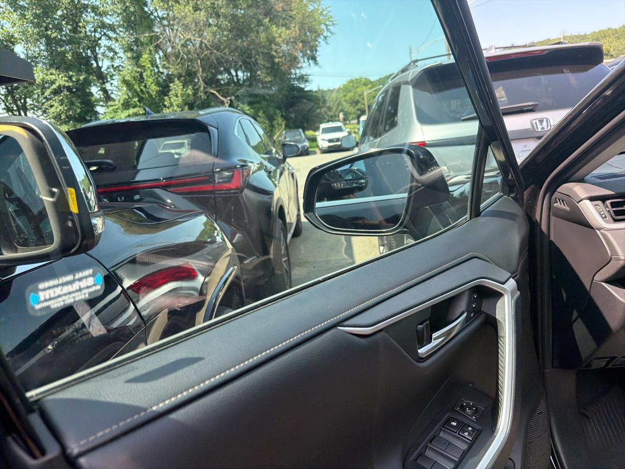 Toyota RAV4 Limited AWD (Natl) 2019