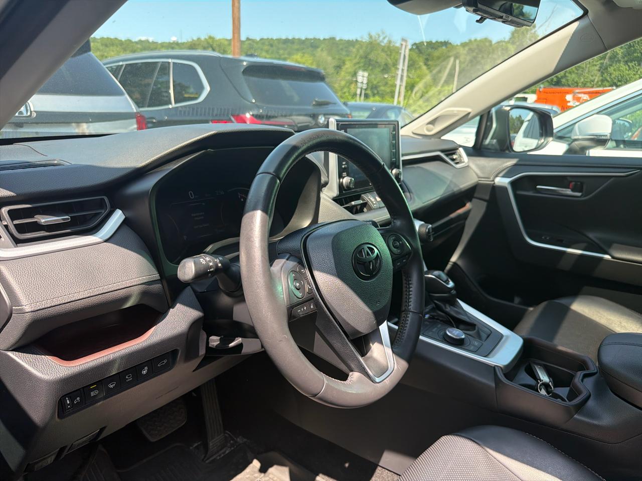 Toyota RAV4 Limited AWD (Natl) 2019