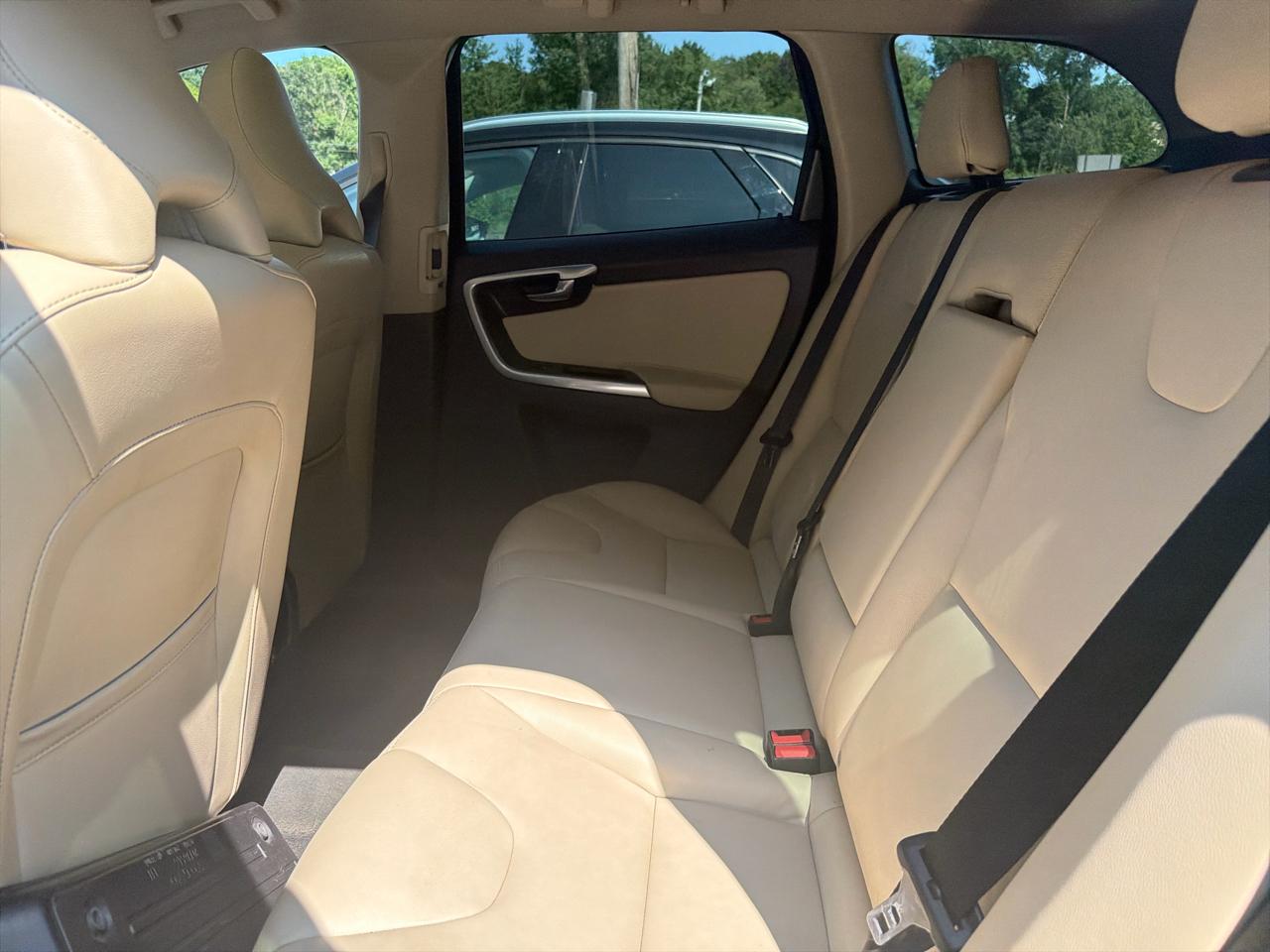 Volvo XC60 AWD 4dr T5 Premier 2016