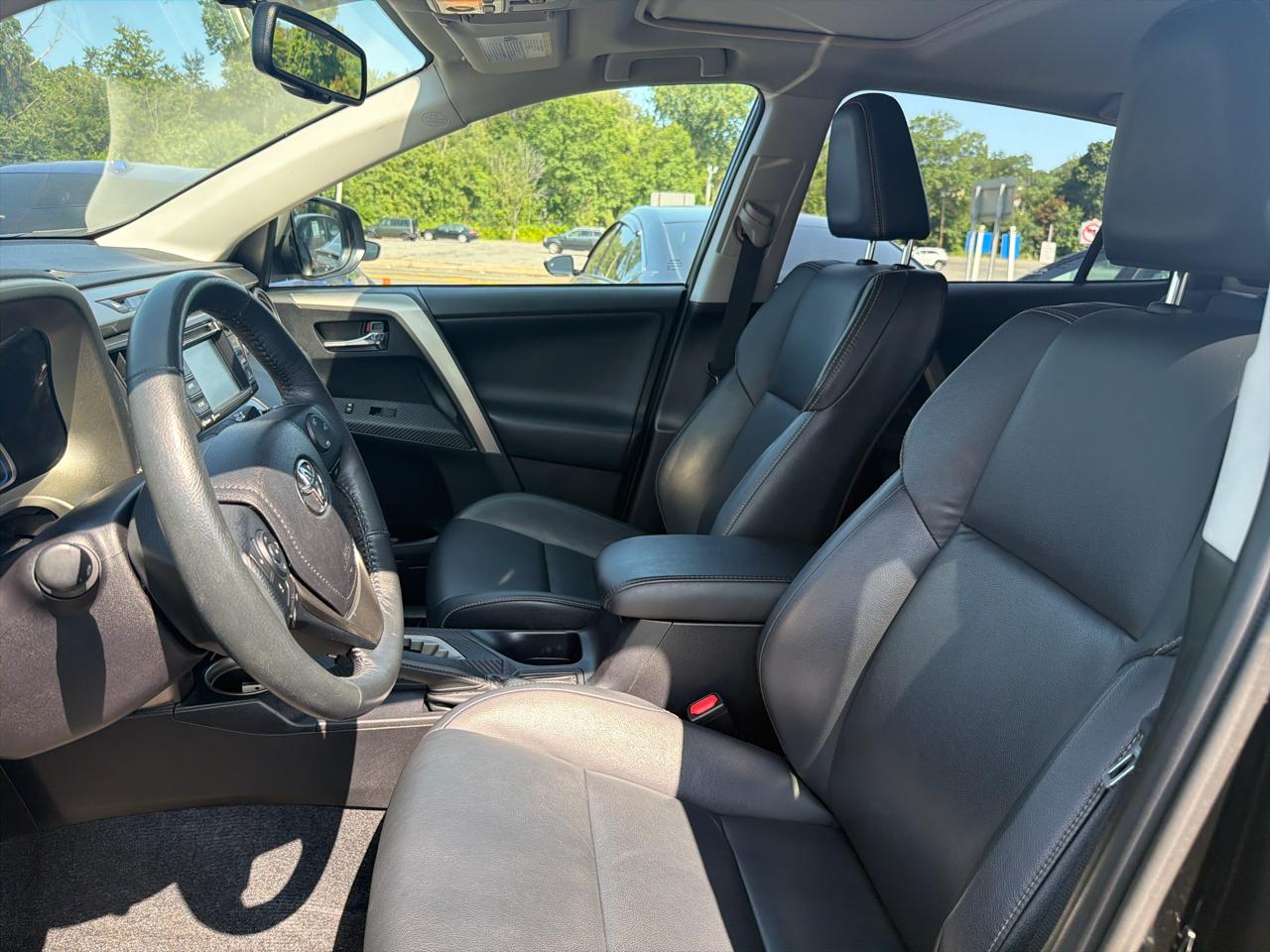 Toyota RAV4 AWD 4dr Limited (Natl) 2015