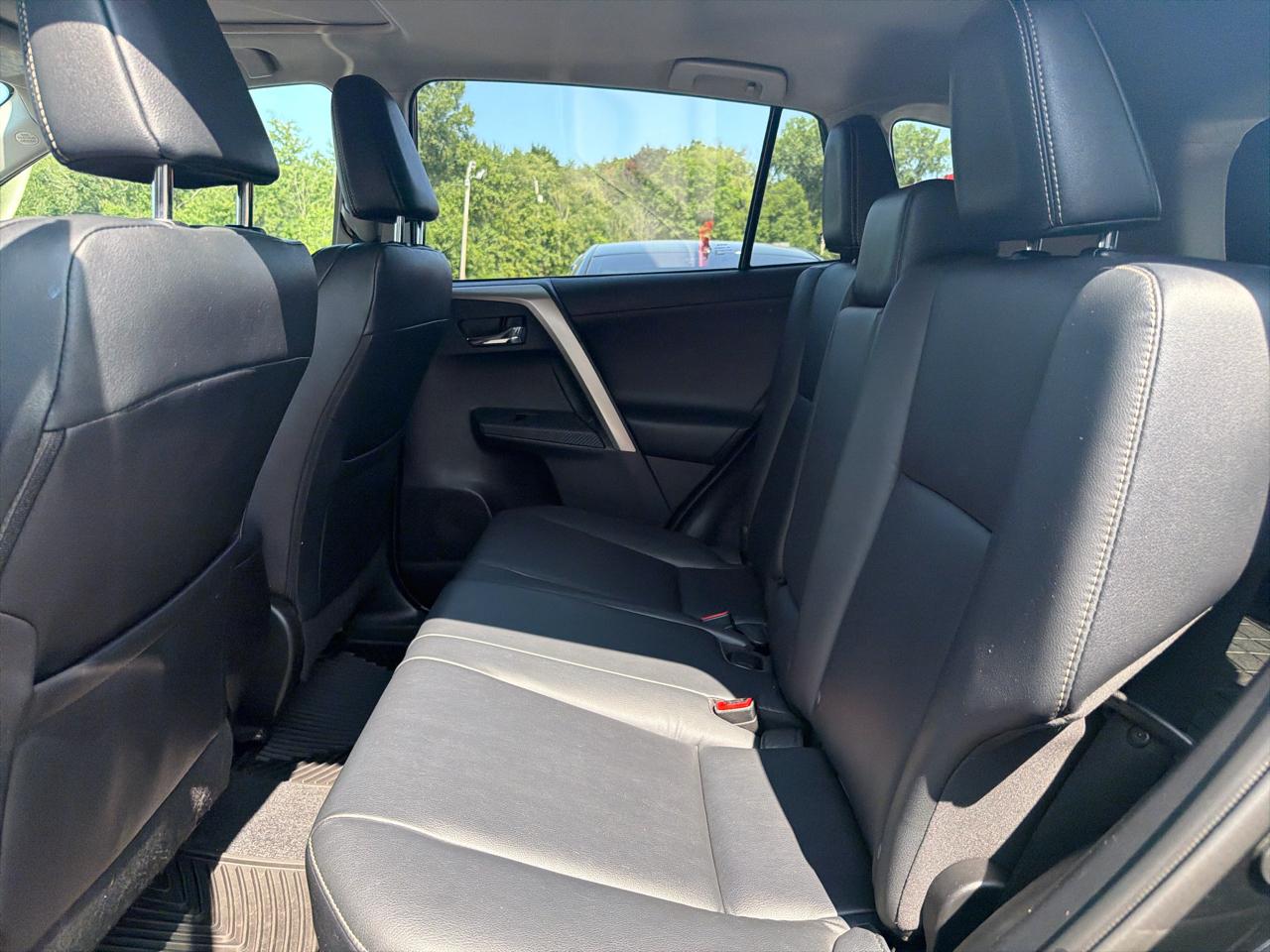 Toyota RAV4 AWD 4dr Limited (Natl) 2015