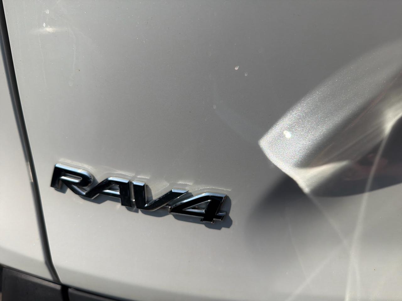 Toyota RAV4 XLE Premium AWD (Natl) 2025