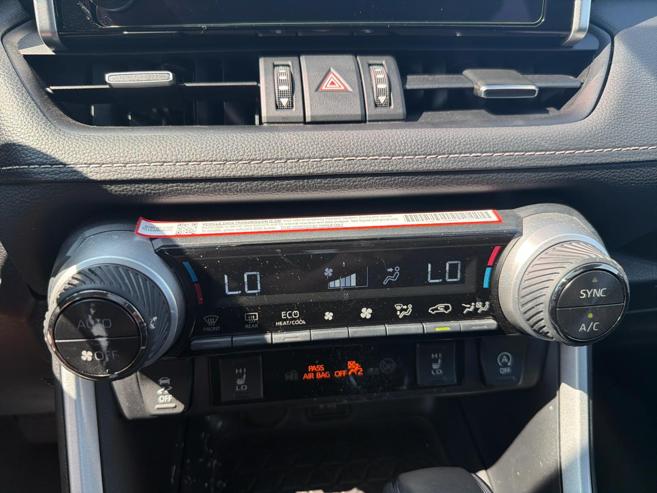 Toyota RAV4 XLE Premium AWD (Natl) 2025