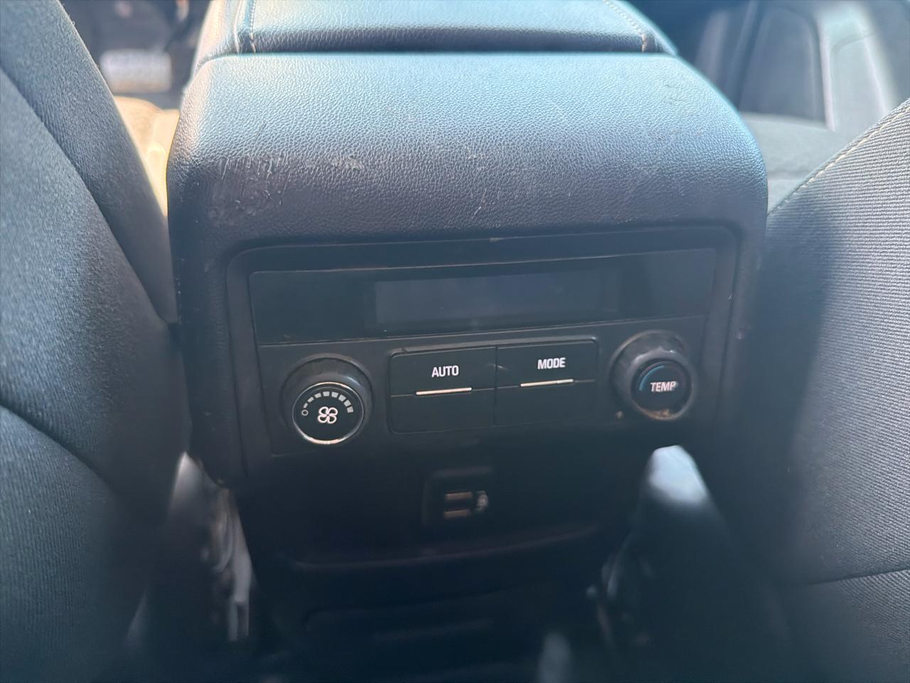 GMC Acadia AWD 4dr SLE w/SLE-1 2019
