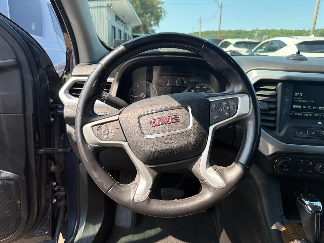 GMC Acadia AWD 4dr SLE w/SLE-1 2019
