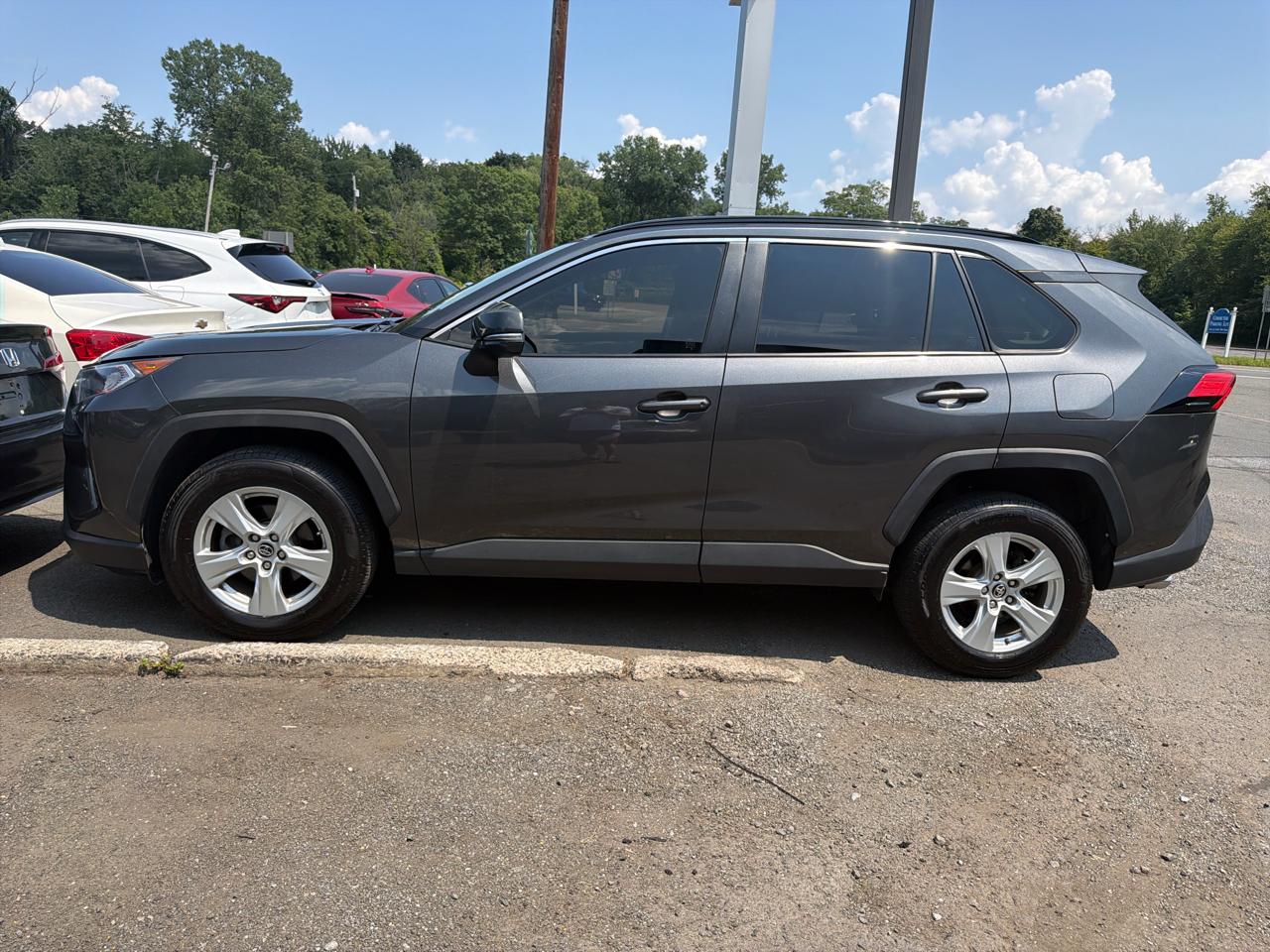 Toyota RAV4 XLE AWD (Natl) 2019